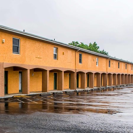 Rodeway Inn Amish Country Smoketown  Εξωτερικό φωτογραφία