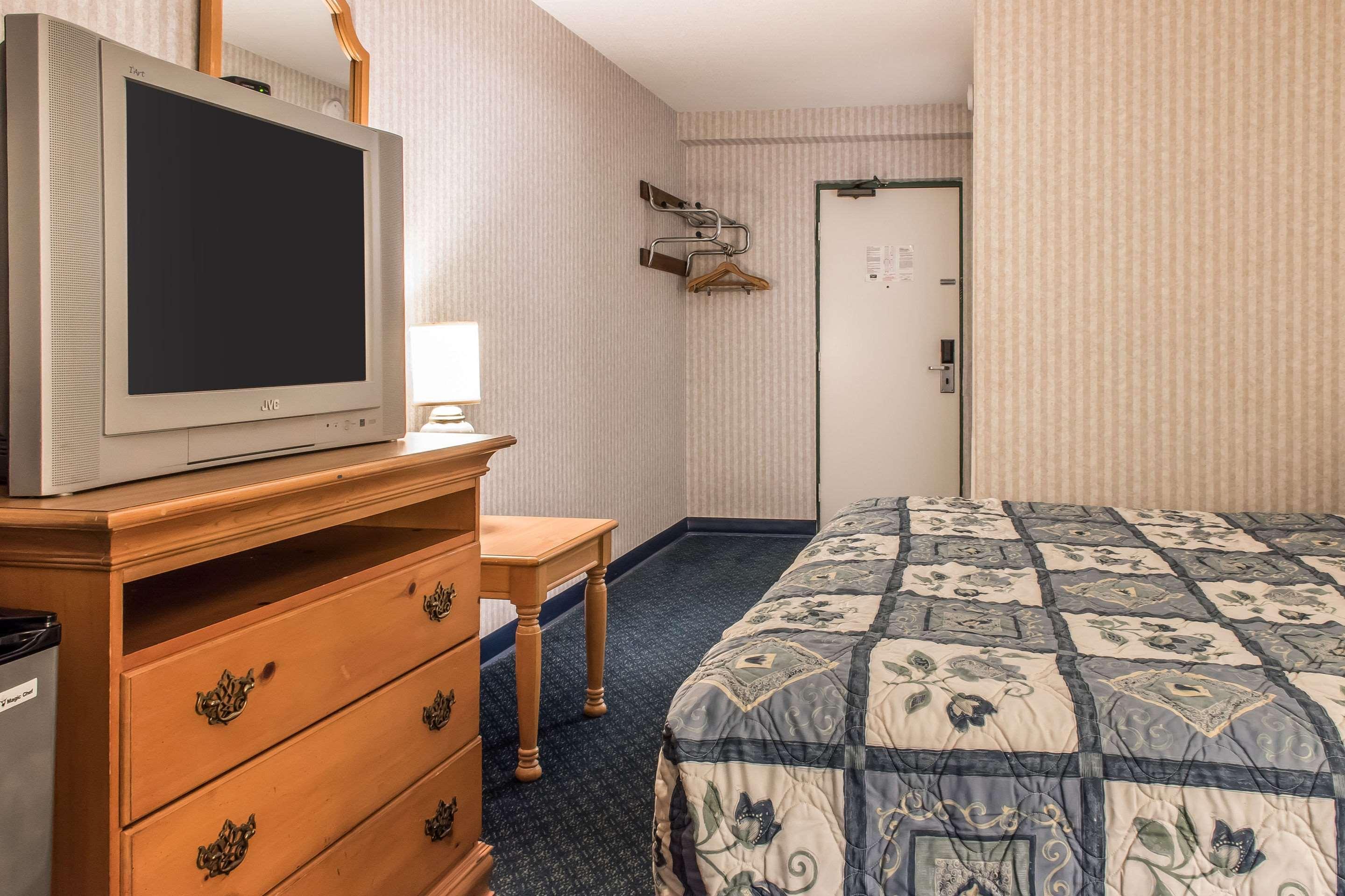 Rodeway Inn Amish Country Smoketown  Εξωτερικό φωτογραφία