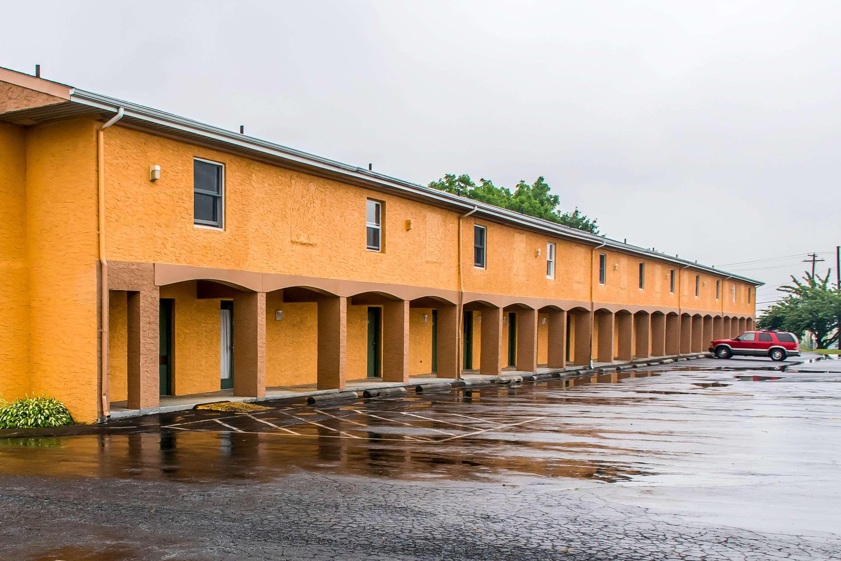 Rodeway Inn Amish Country Smoketown  Εξωτερικό φωτογραφία