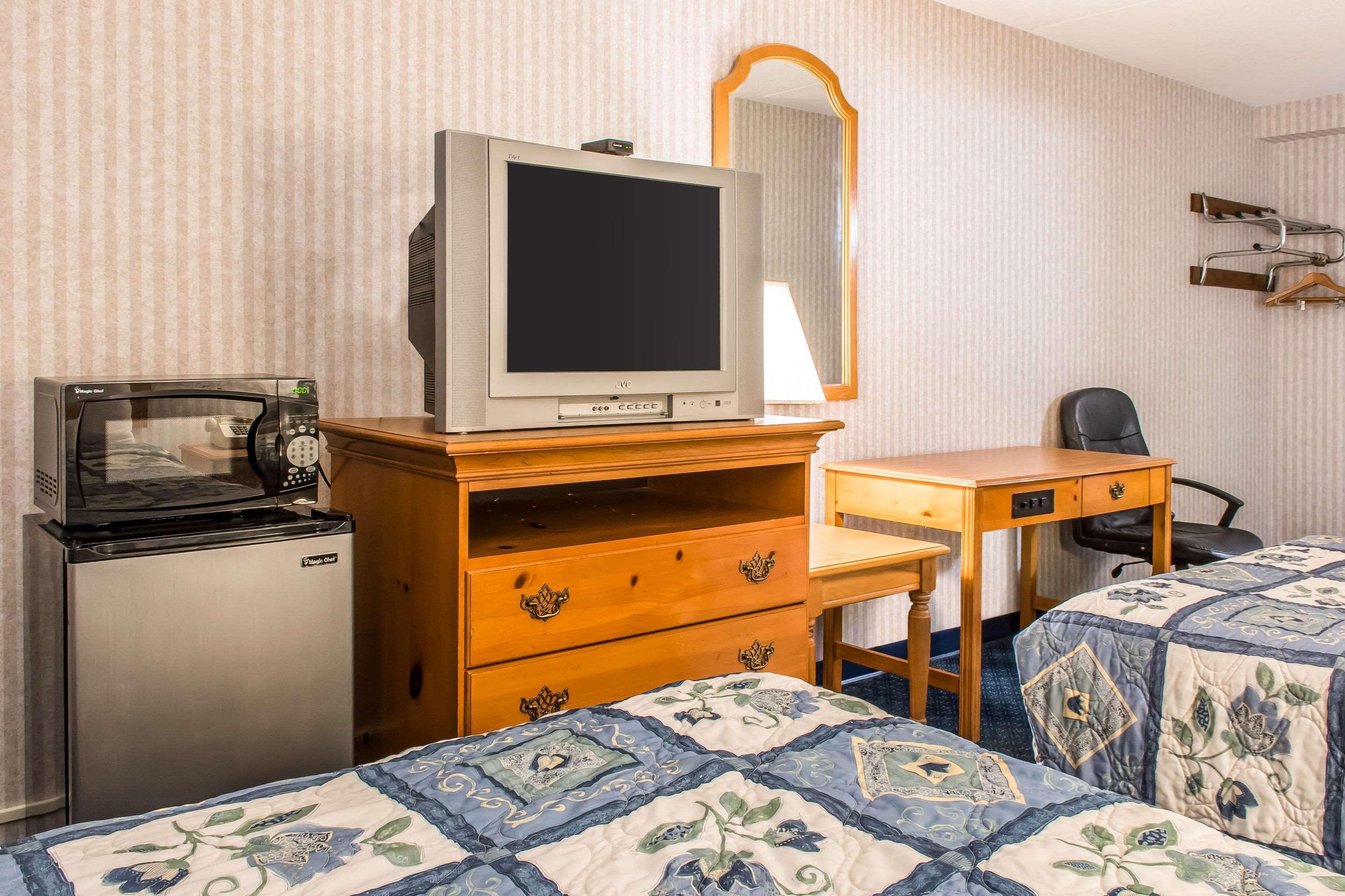 Rodeway Inn Amish Country Smoketown  Εξωτερικό φωτογραφία