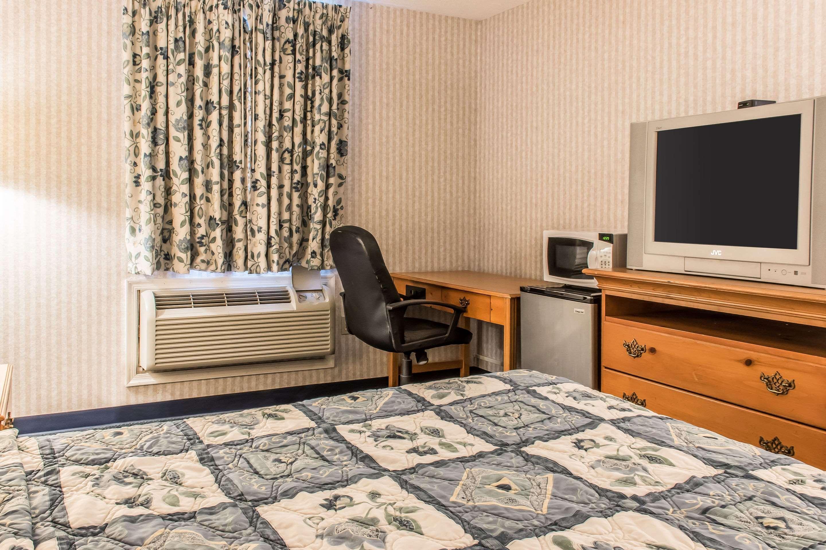 Rodeway Inn Amish Country Smoketown  Εξωτερικό φωτογραφία